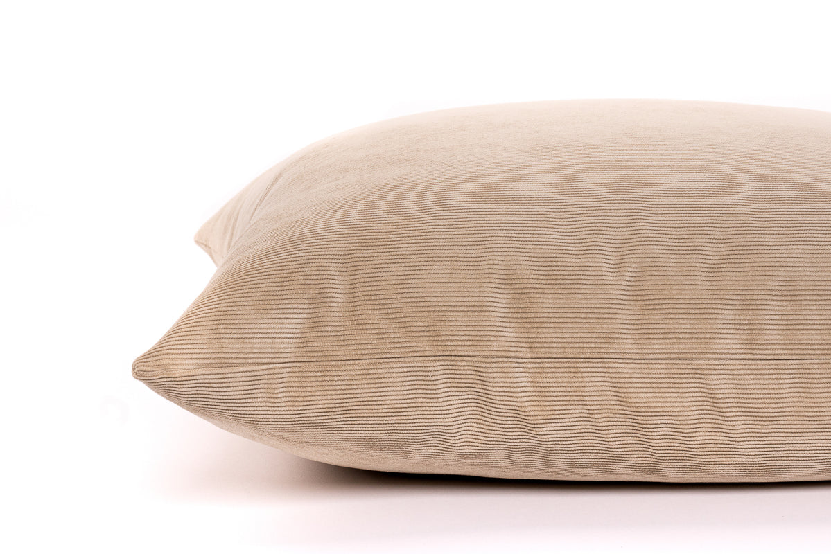 Housse de coussin en velours côtelé couleur camel