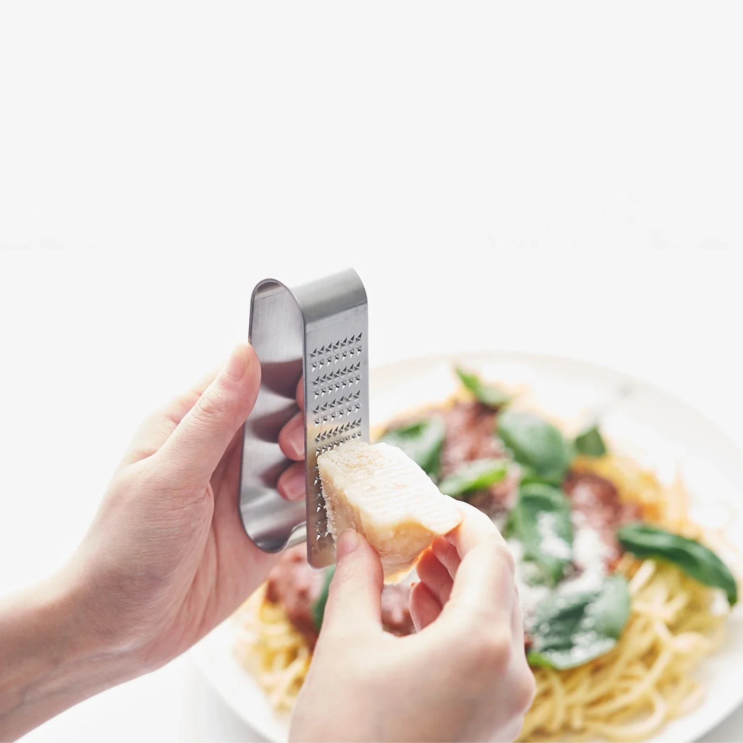 Râpe pratique Eatoco Oros – Zesteur japonais compact en acier inoxydable