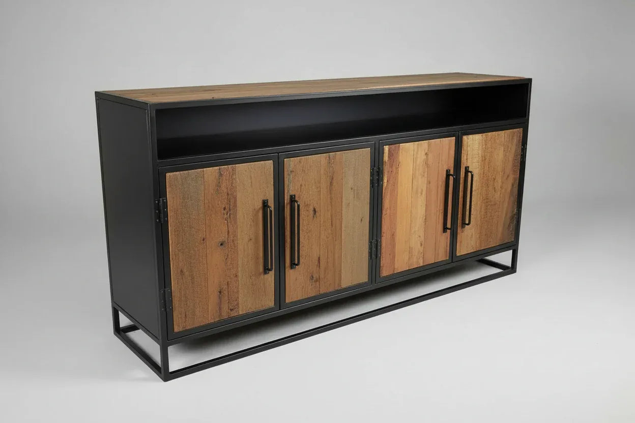 Buffet en bois recyclé sur structure en acier noir