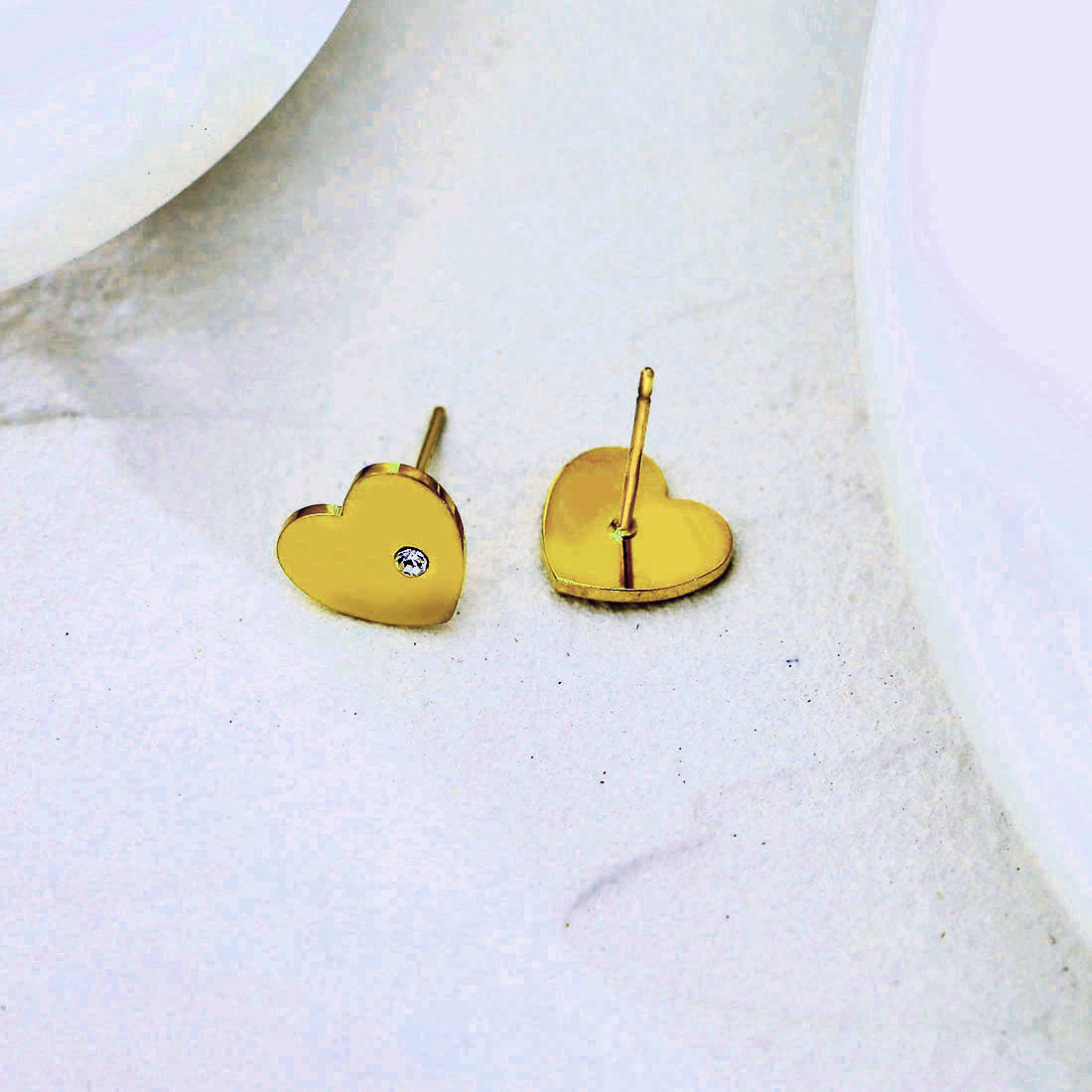 CUORE Gold : Puces d'oreilles solitaires en zircone en forme de cœur