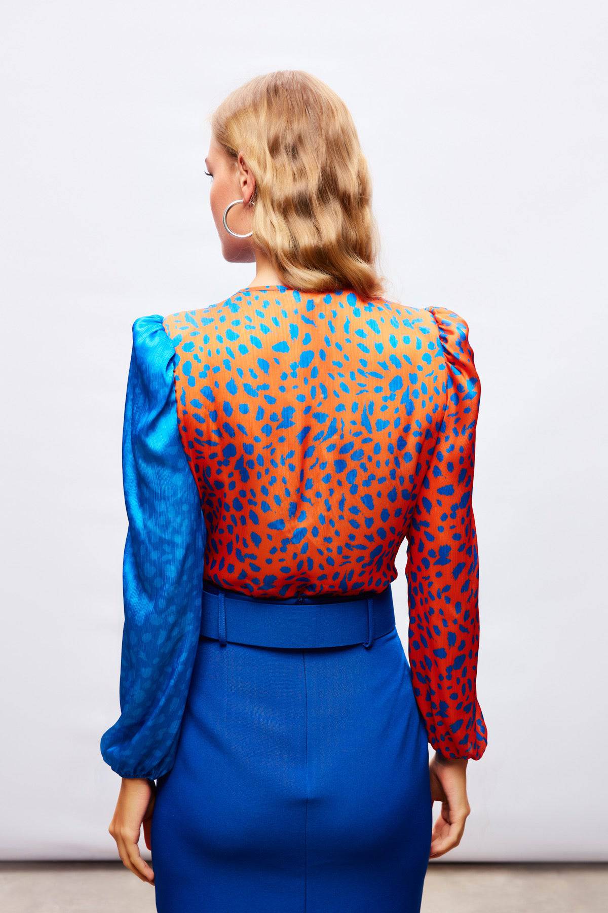 Body croisé en soie à motifs - Bleu et orange