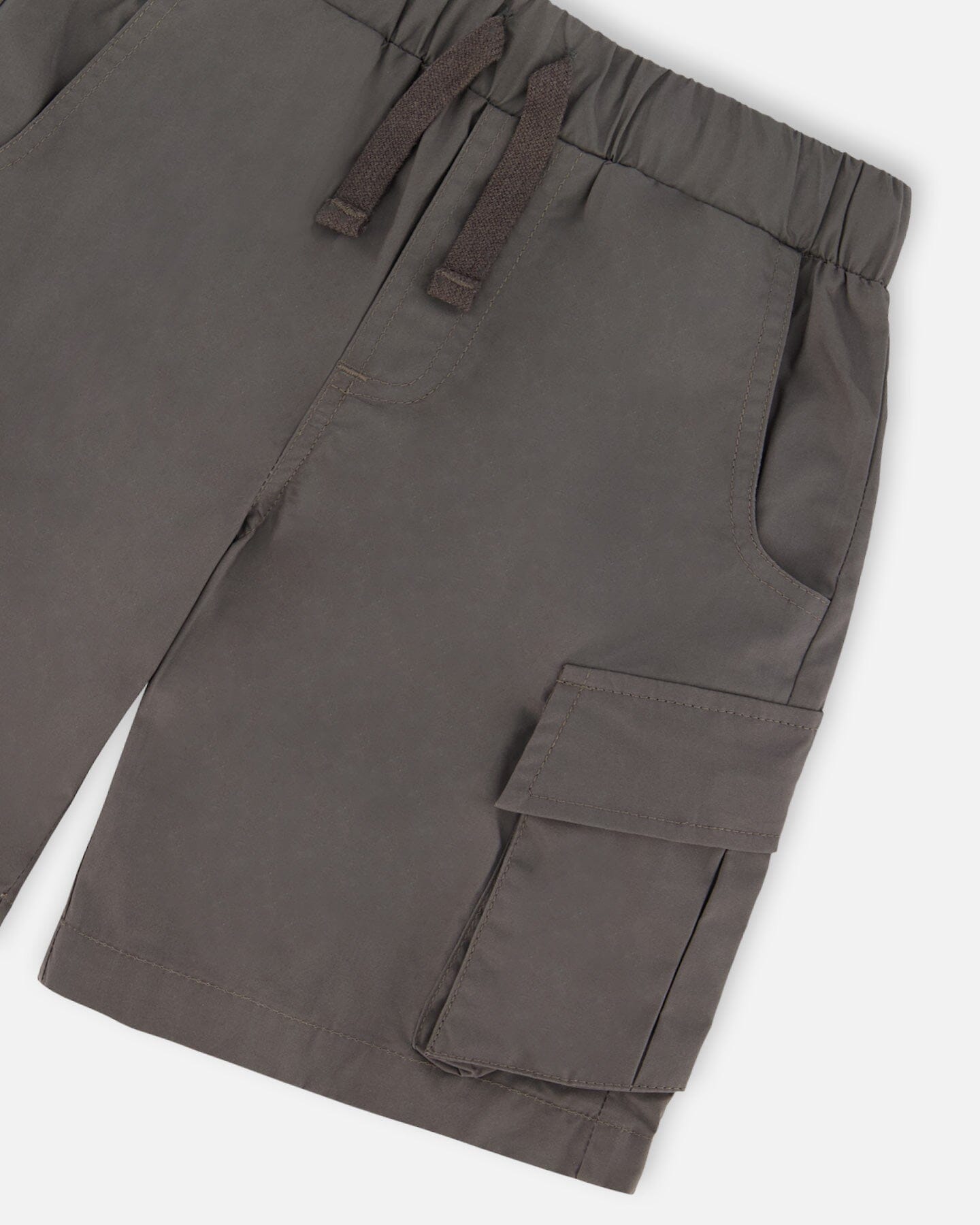 Short cargo parachute gris foncé