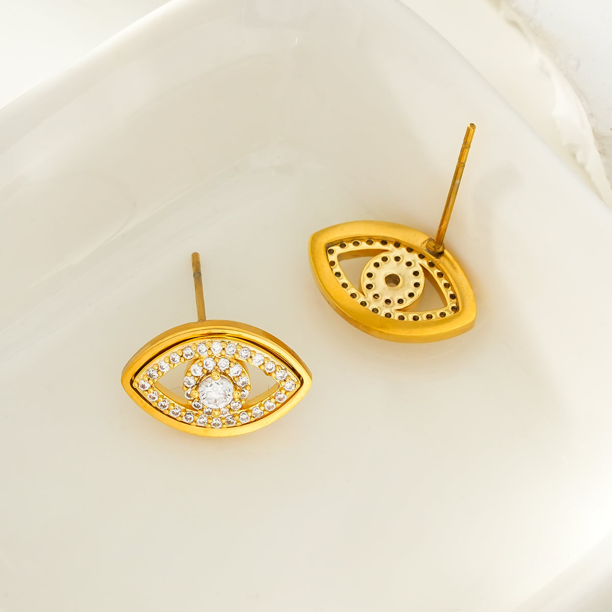 LUCKY EYE Or : Boucles d'oreilles clous œil porte-bonheur serties d'oxydes de zirconium