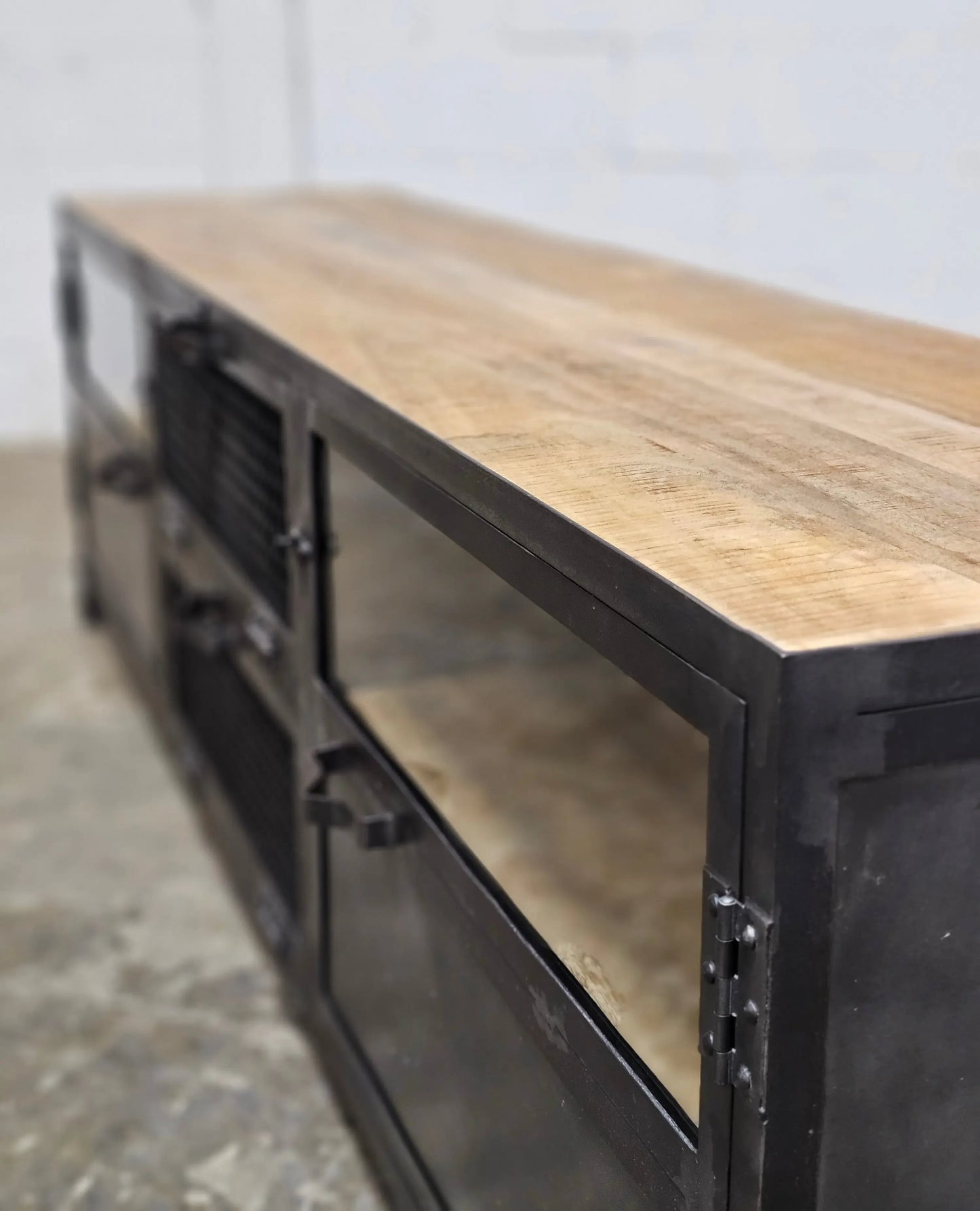 TV stand Ibiza in mango wood and raw steel
