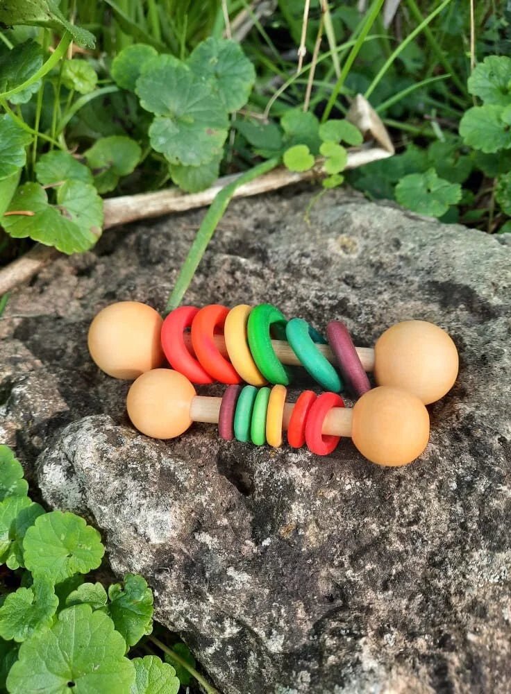 Jouet agitateur arc-en-ciel pour petits animaux