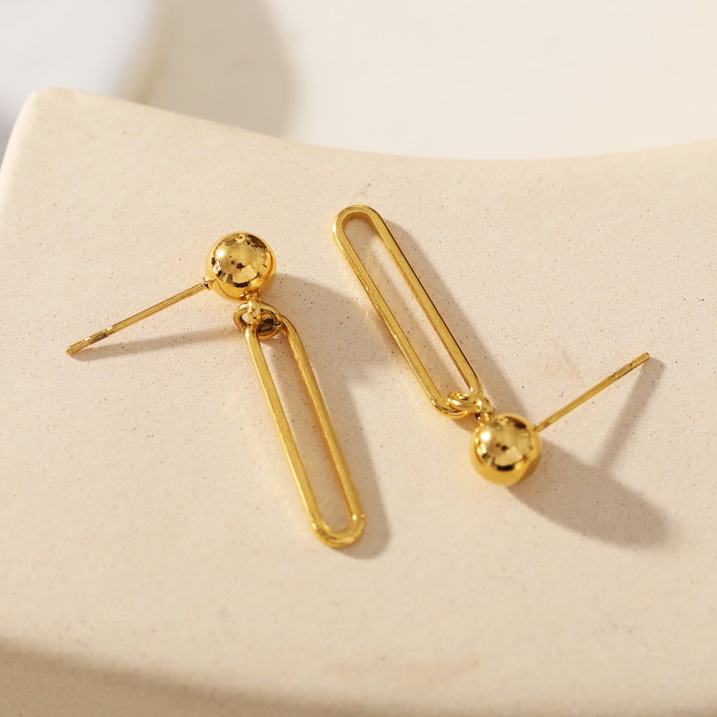 DULCE : Boucles d'oreilles contemporaines trombone et billes