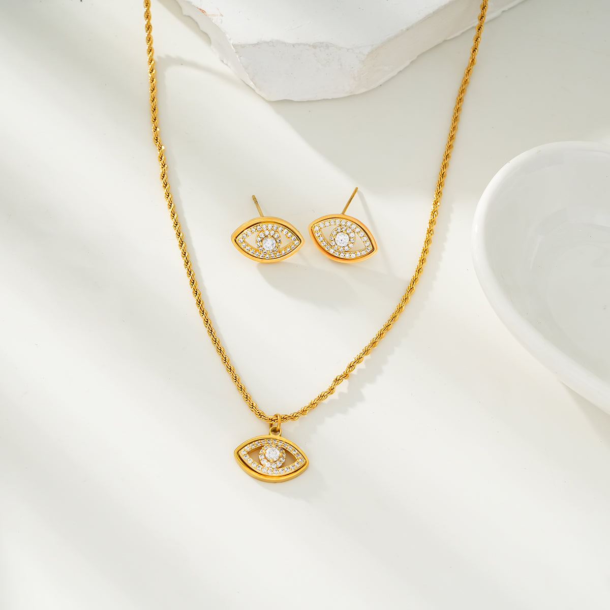 PROTACTOR Gold : Collier chaîne mauvais œil orné de zircone (CZ)