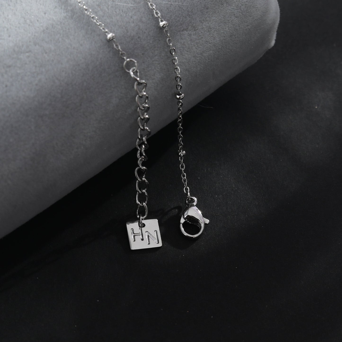 RIHANNA Collier chaîne perlée avec pendentif serpent pavé en zircone en argent