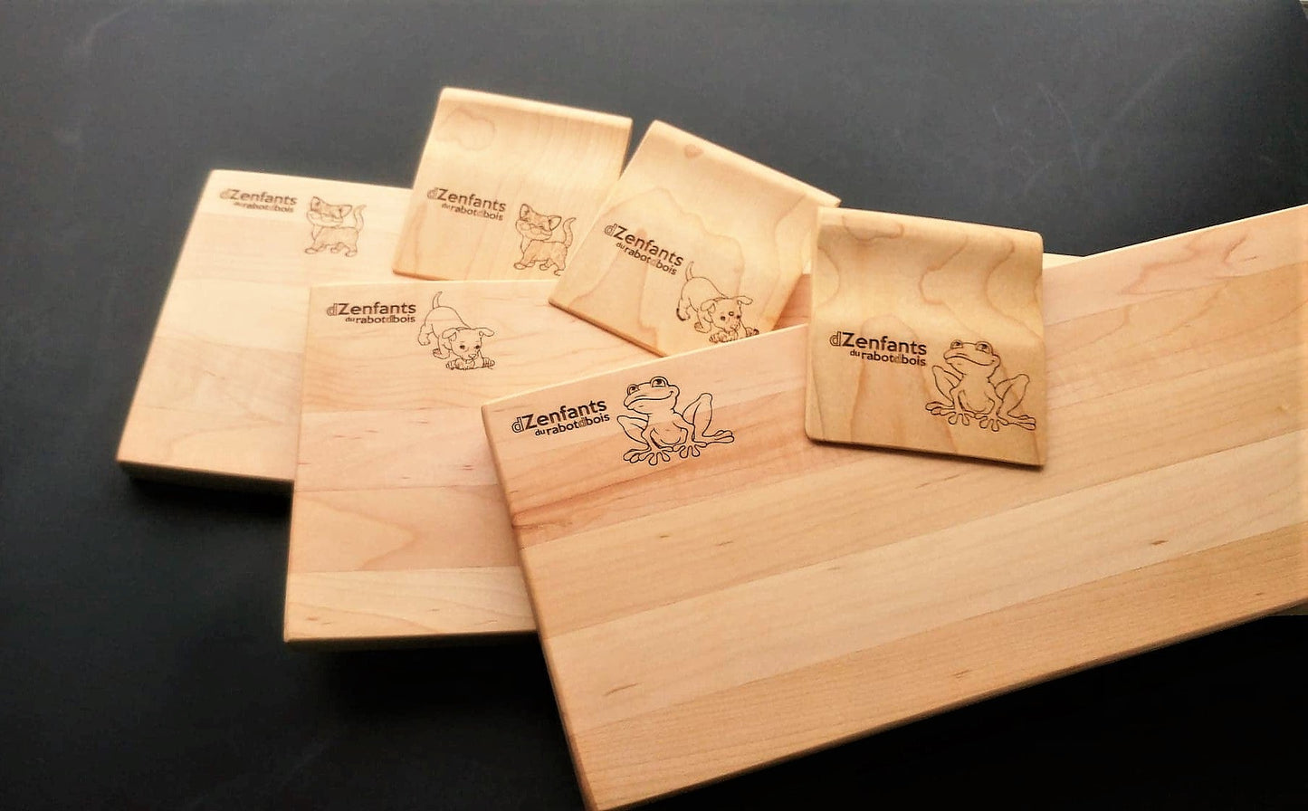 L'ensemble couteau et planche à découper en bois pour enfant