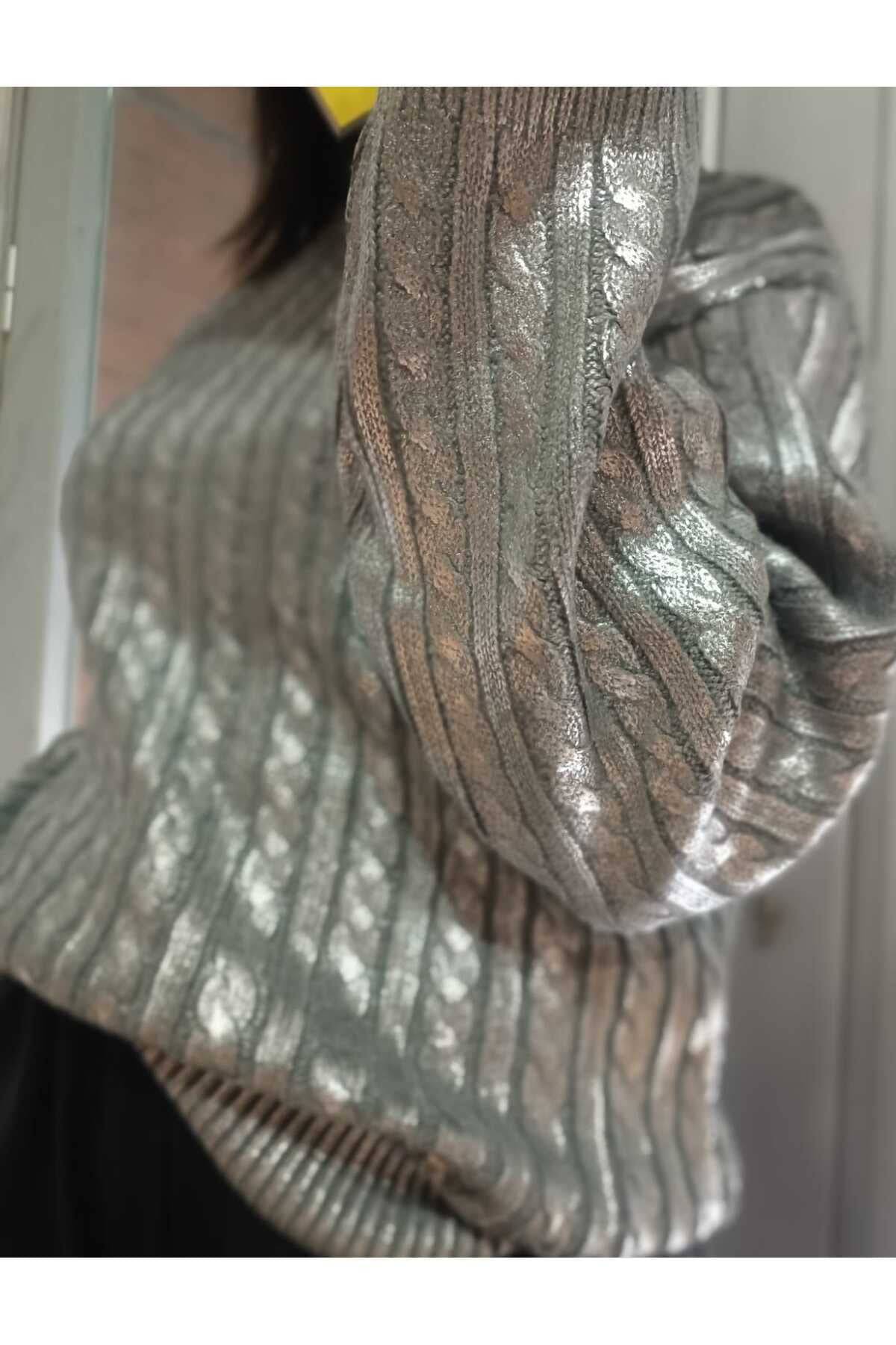 Pull tressé gris à feuilles - Argenté