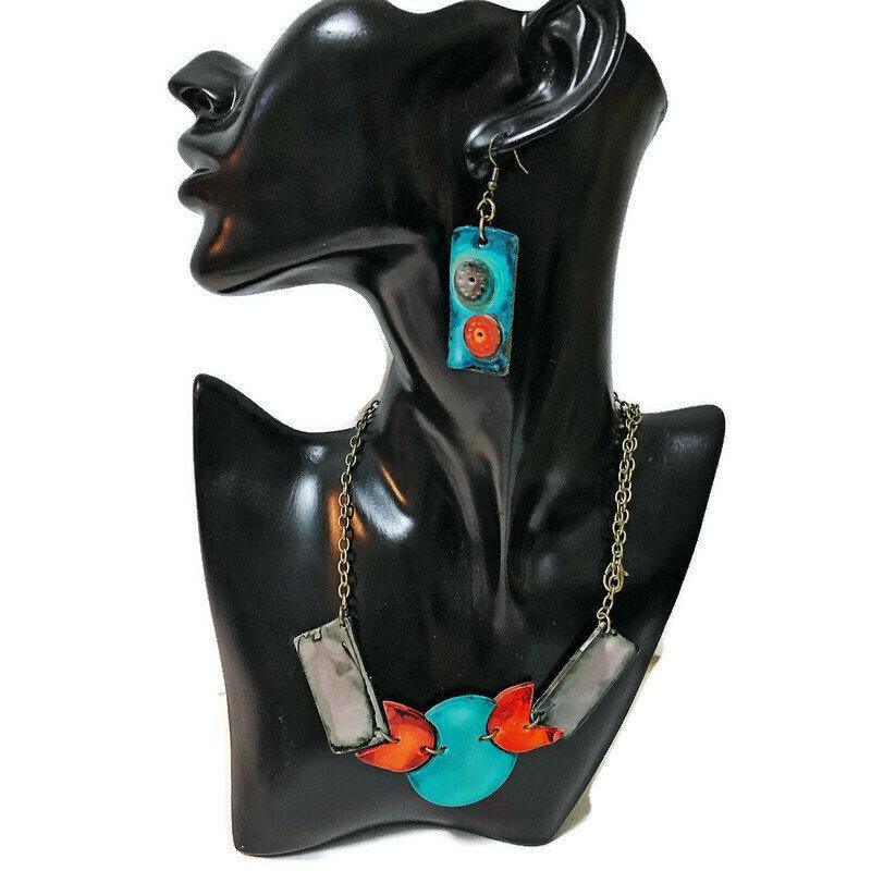 Boucles d'oreilles dépareillées originales, boucles d'oreilles pendantes peintes à la main décalées
