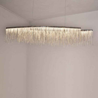 Lustre minimaliste personnalisé – Suspension moderne en aluminium argenté avec design à pampilles pour salle à manger et salon