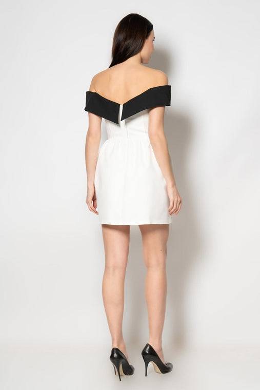 Robe courte noire et blanche à col bardot