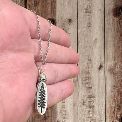Collier arbre en fil de fer