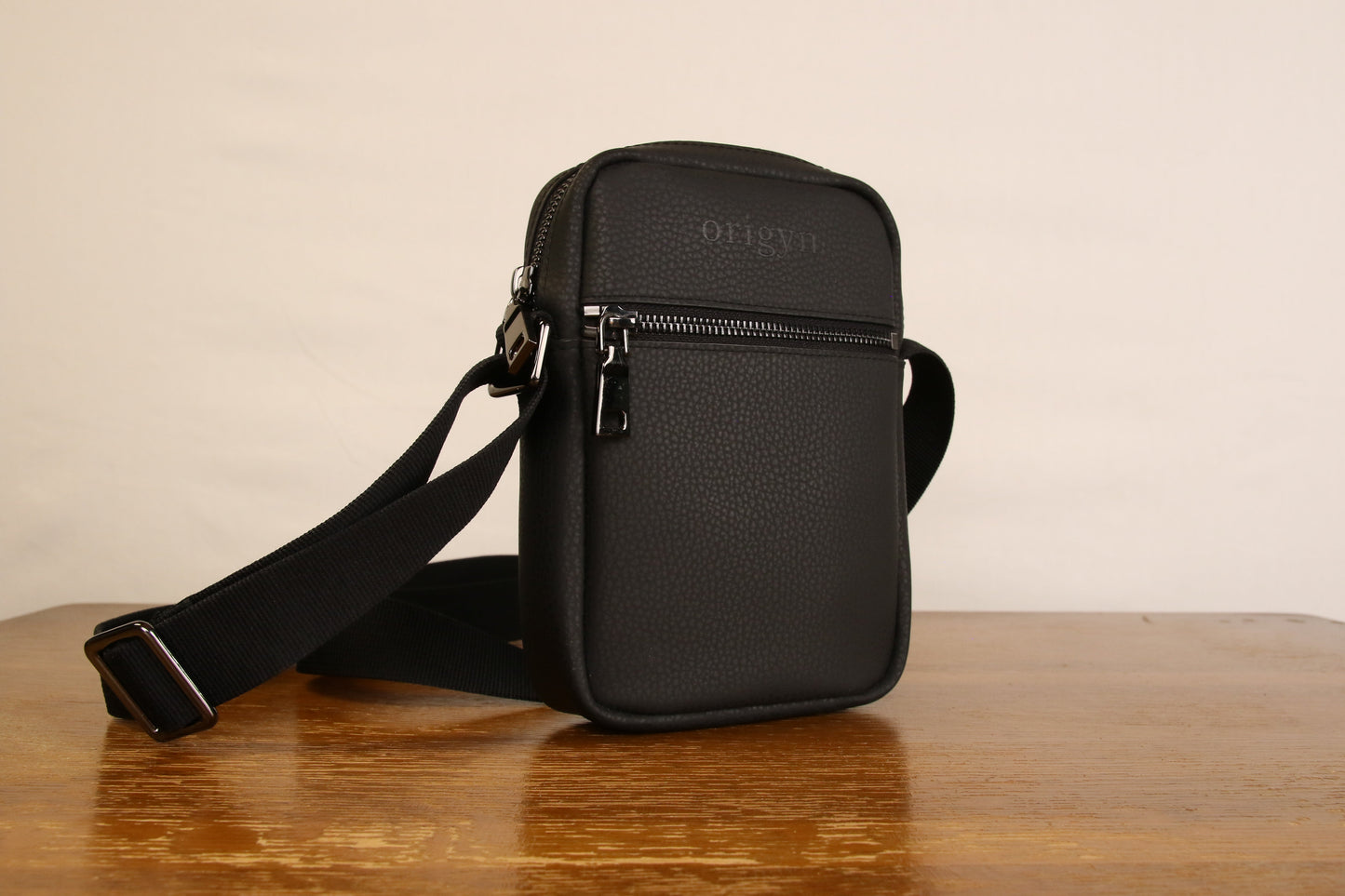 Plant-Based MIRUM® Crossbody Handbag – Plastic-Free Vegan Leather