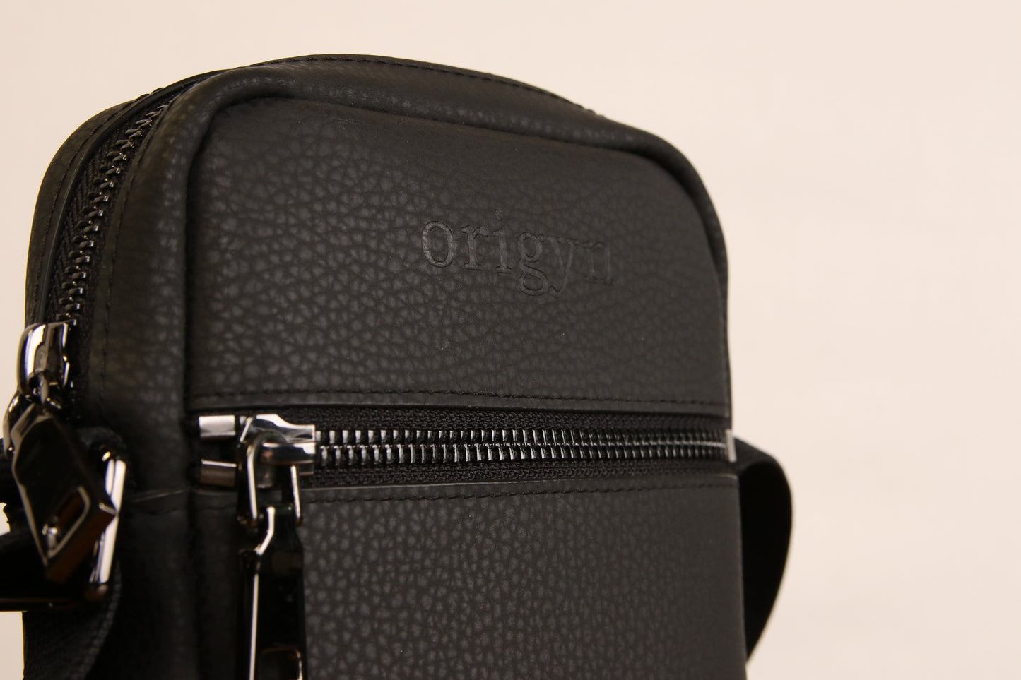 Plant-Based MIRUM® Crossbody Handbag – Plastic-Free Vegan Leather