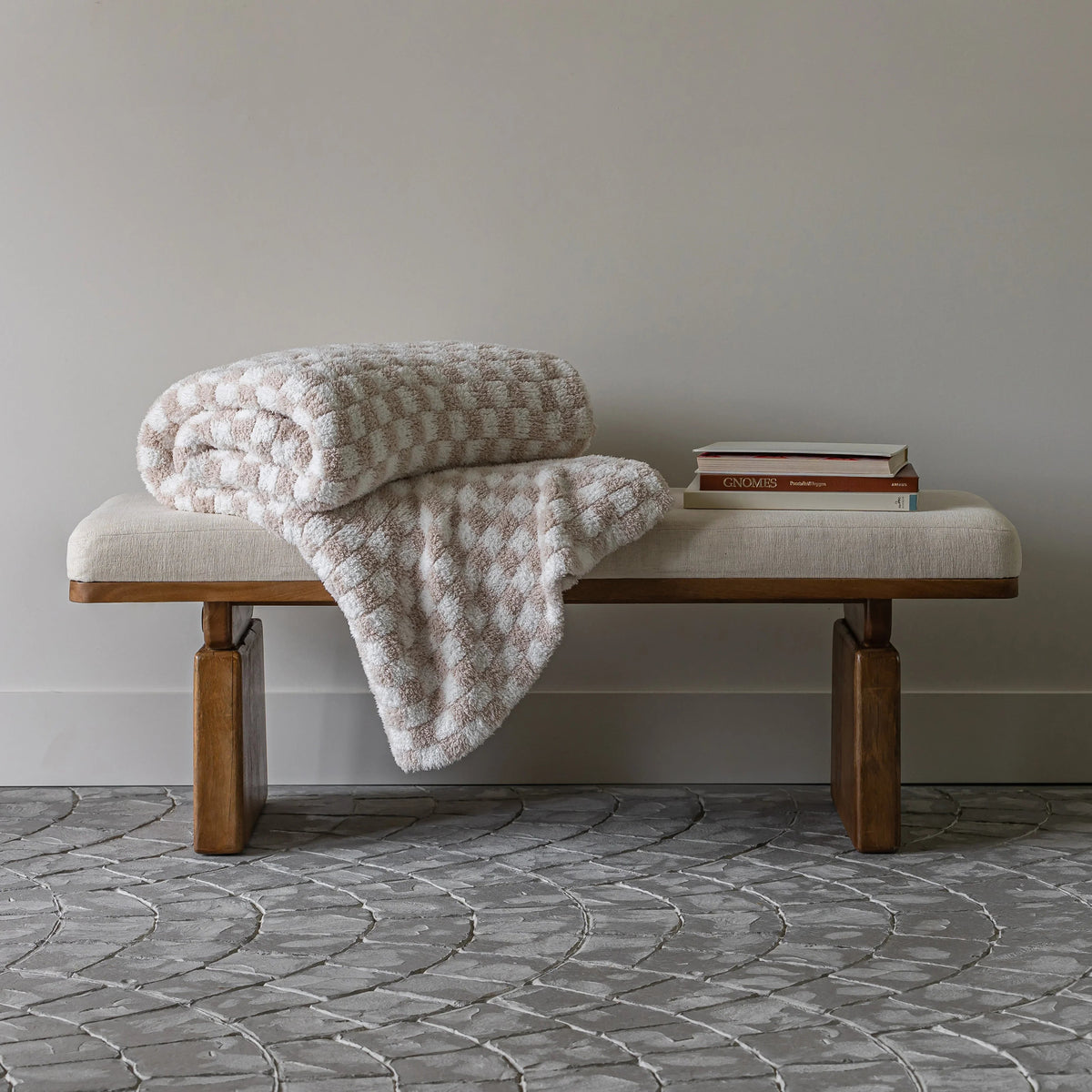 Jeté de lit Blushing Beige à motif à carreaux blancs
