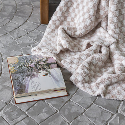 Jeté de lit Blushing Beige à motif à carreaux blancs