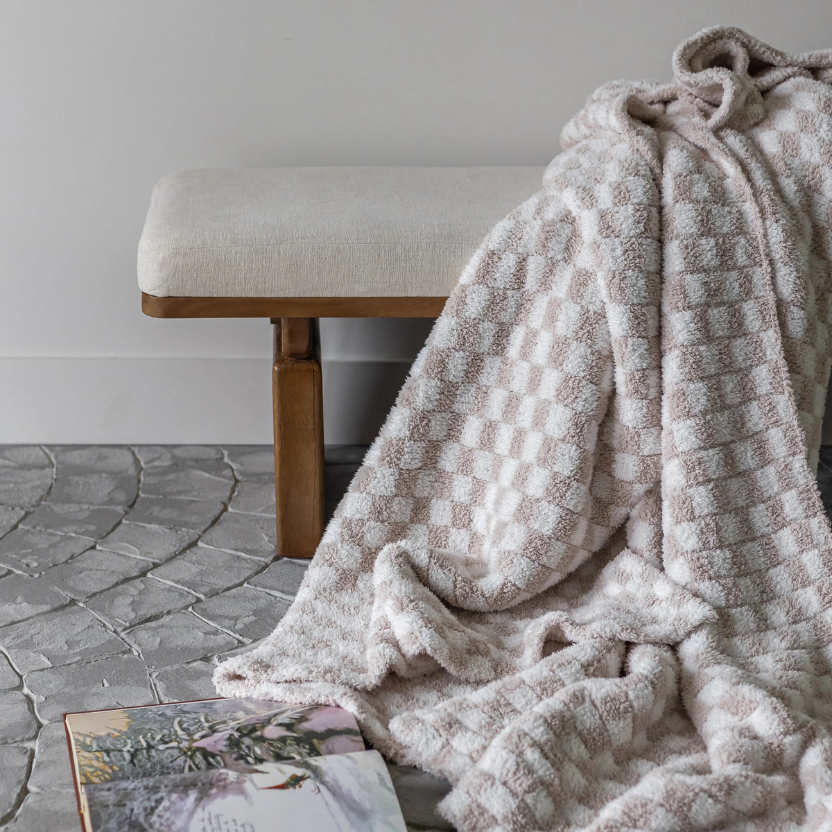 Jeté de lit Blushing Beige à motif à carreaux blancs
