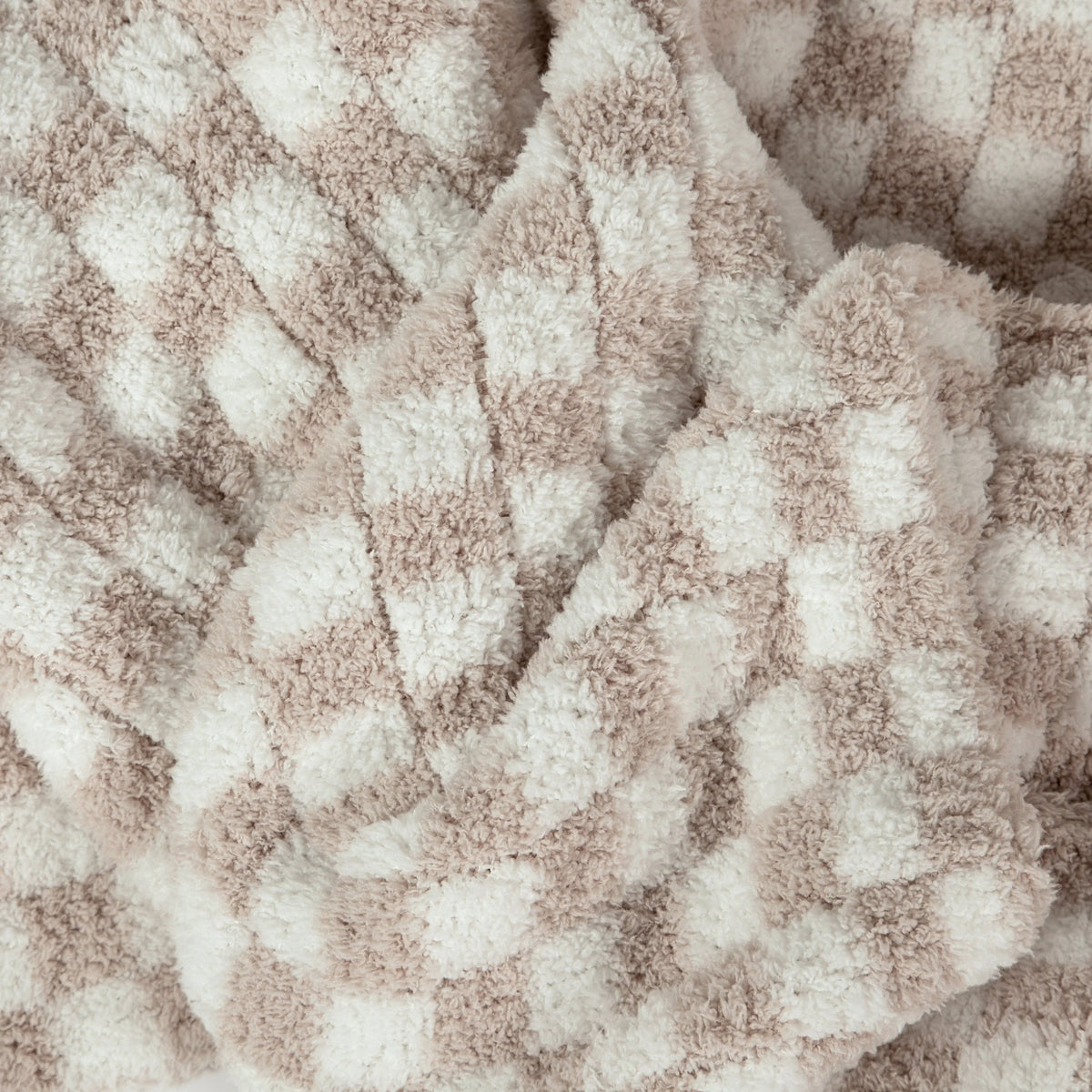 Jeté de lit Blushing Beige à motif à carreaux blancs
