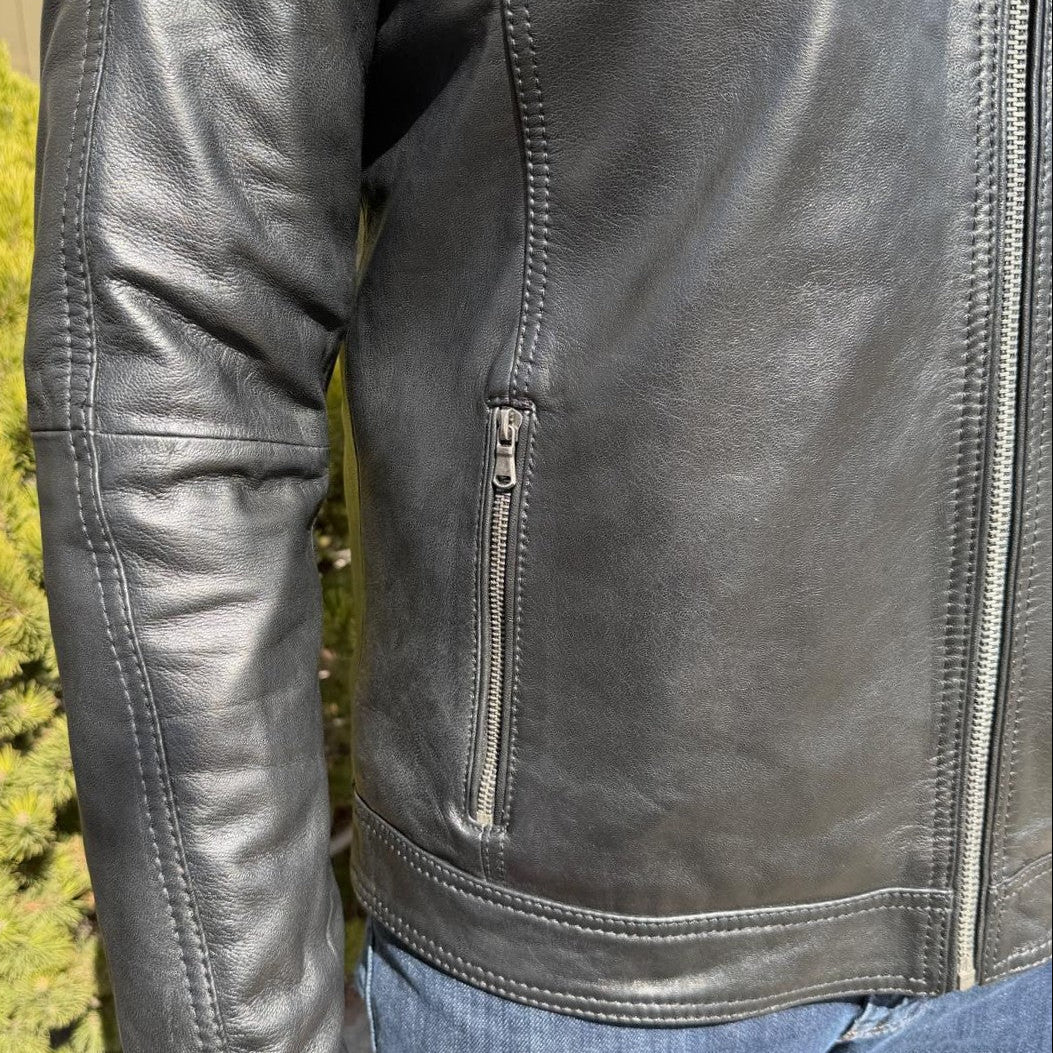 Blouson en cuir pour homme BOL avec poches zippées. Blouson en cuir de mouton avec col rabattable