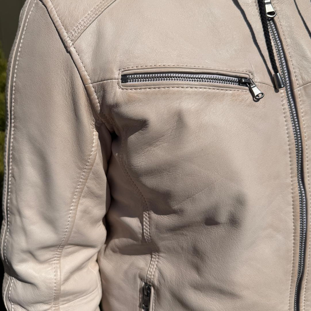 Blouson en cuir à capuche pour homme. Blouson en cuir de mouton avec capuche amovible
