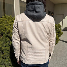 Blouson en cuir à capuche pour homme. Blouson en cuir de mouton avec capuche amovible