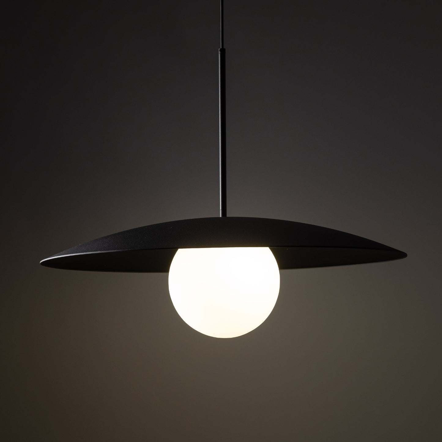 Suspension dôme large SLATE Mid-Century Modern pour îlot de cuisine et table à manger
