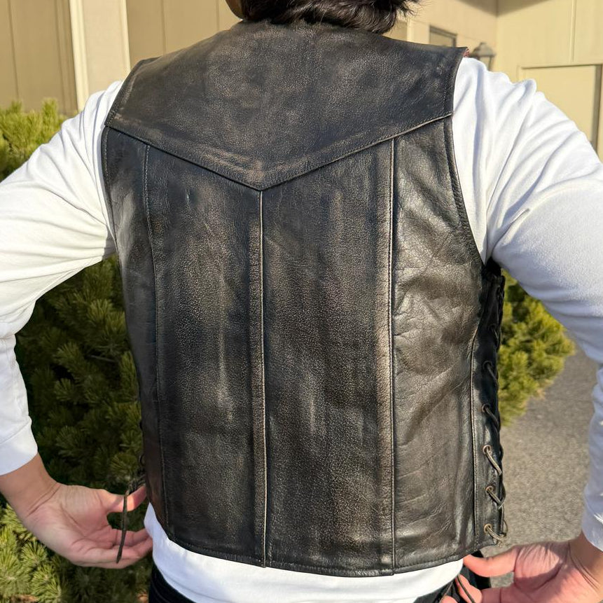 Gilet motard en cuir de buffle pour homme. Gilet à lacets latéraux ajustables