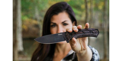 Couteau WOOX Rock 62 Mil-Spec, lame noire avec manche XGRIP