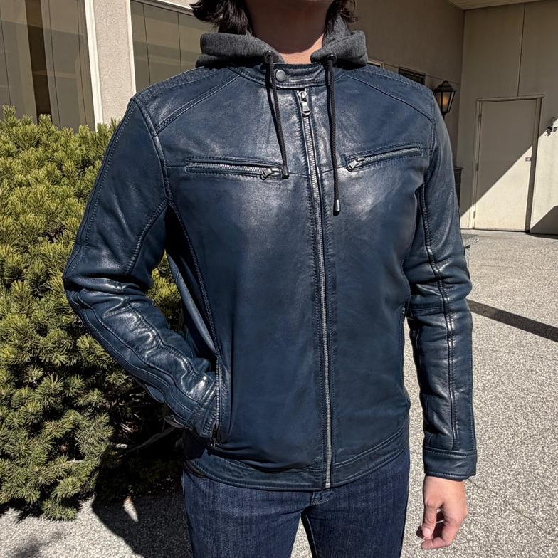 Blouson en cuir à capuche pour homme. Blouson en cuir de mouton avec capuche amovible
