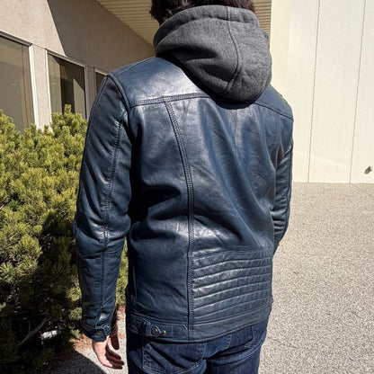 Blouson en cuir à capuche pour homme. Blouson en cuir de mouton avec capuche amovible
