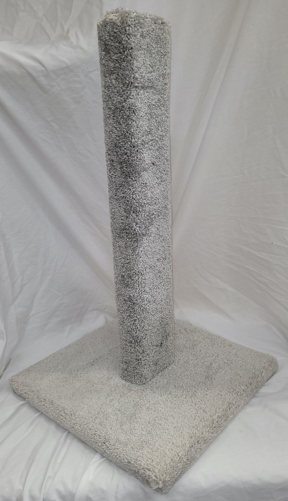 Model 27 - 24" Two-Toned Carpeted Cat Scratch Post