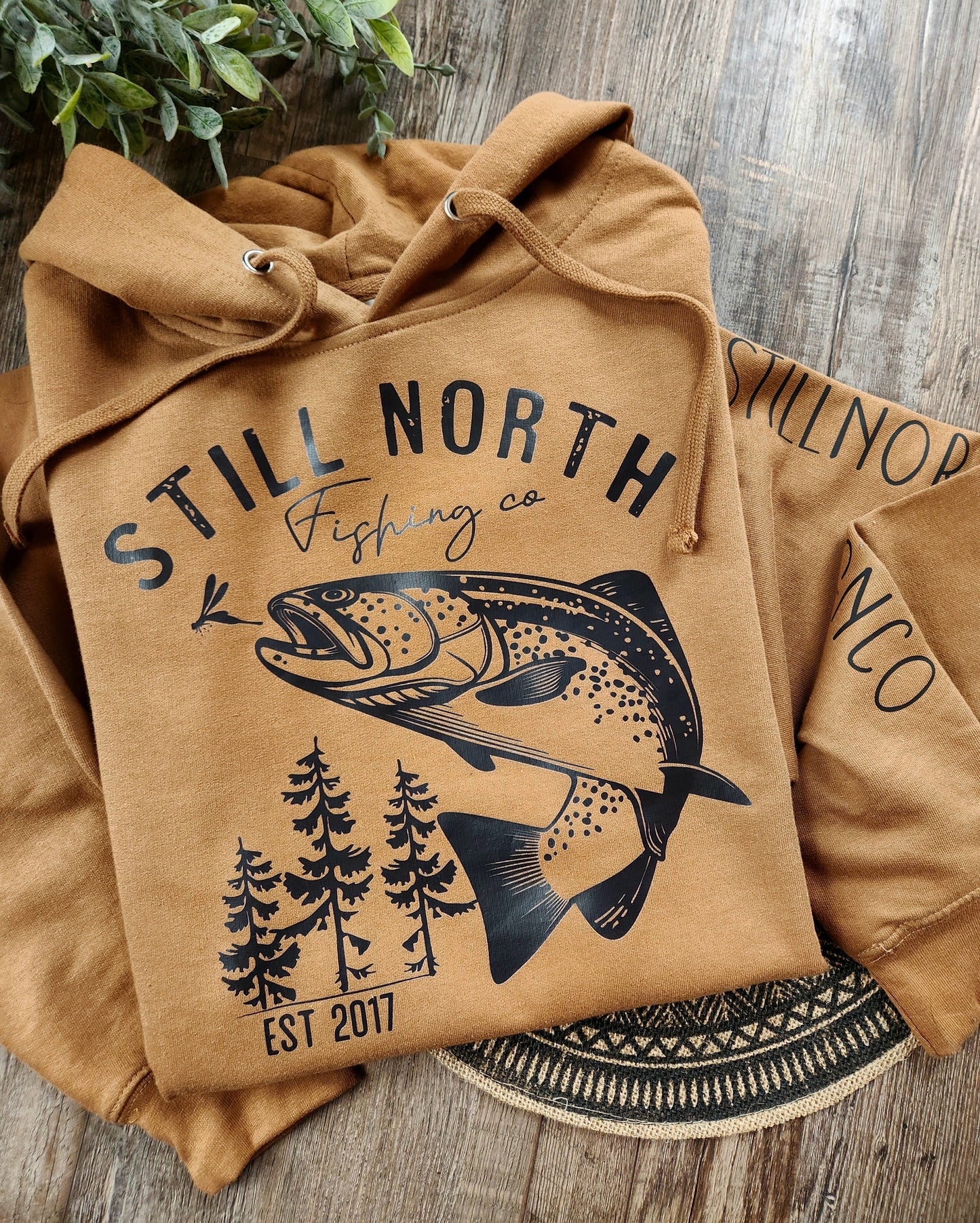 SWEAT À CAPUCHE STILL NORTH FISHING CO 2025