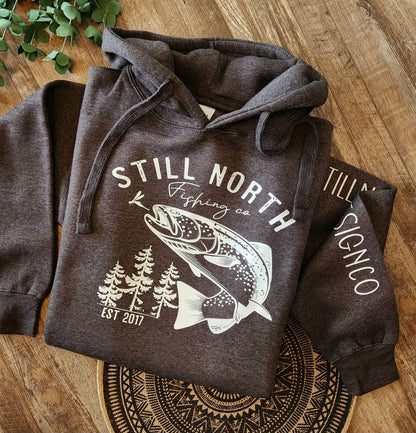 SWEAT À CAPUCHE STILL NORTH FISHING CO 2025