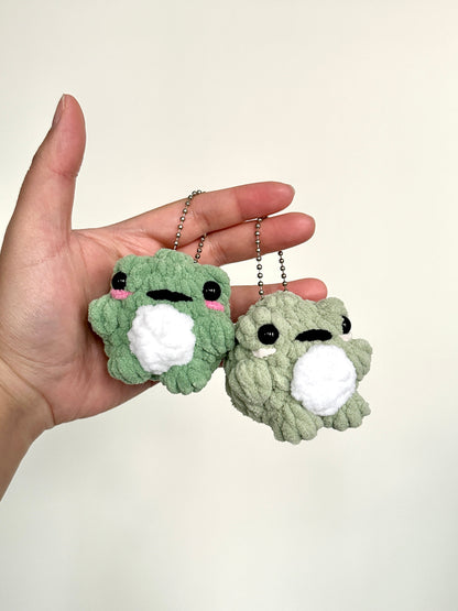 Crochet Frog Keychain (froggy bag charm)