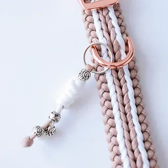 Collier ajustable pour chien style macramé Lila Pawtique Rose