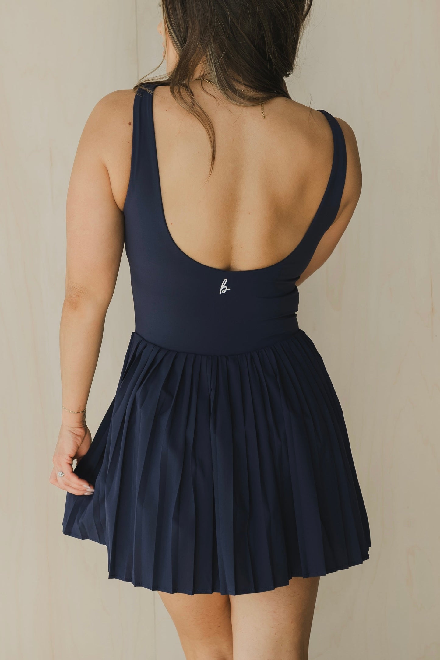Tenue de ville et de terrain