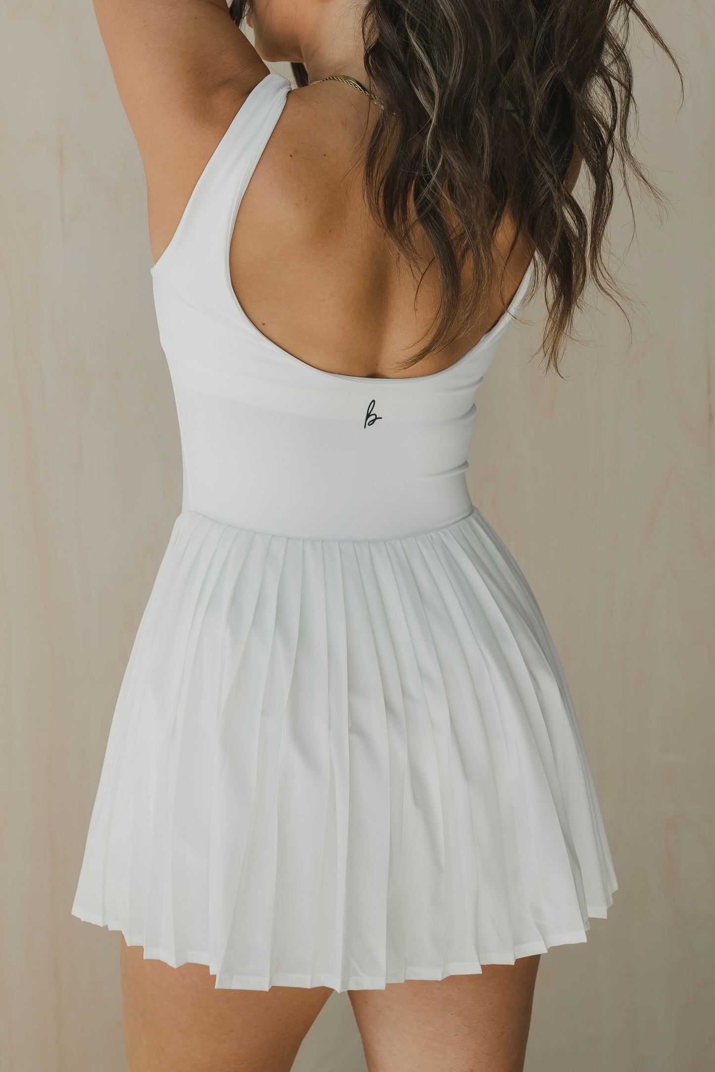 Tenue de ville et de terrain