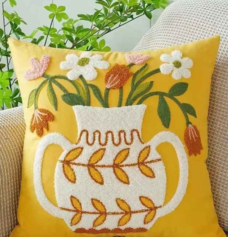 Housse de coussin décorative à broderies florales