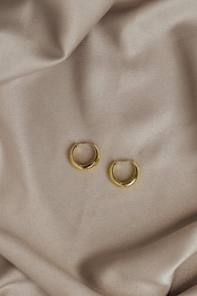 Les boucles d'oreilles créoles Lenore