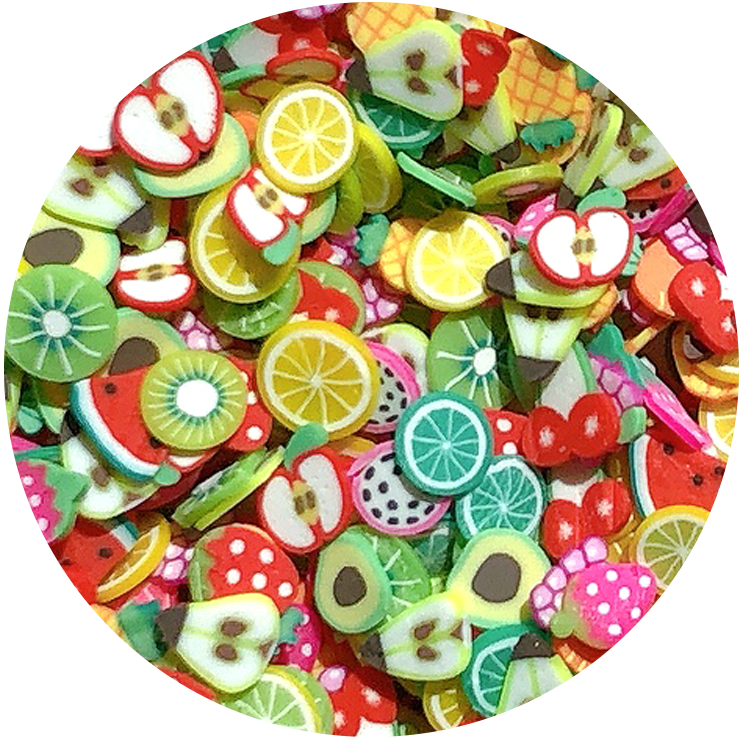Mélange de tranches de fruits en pâte polymère