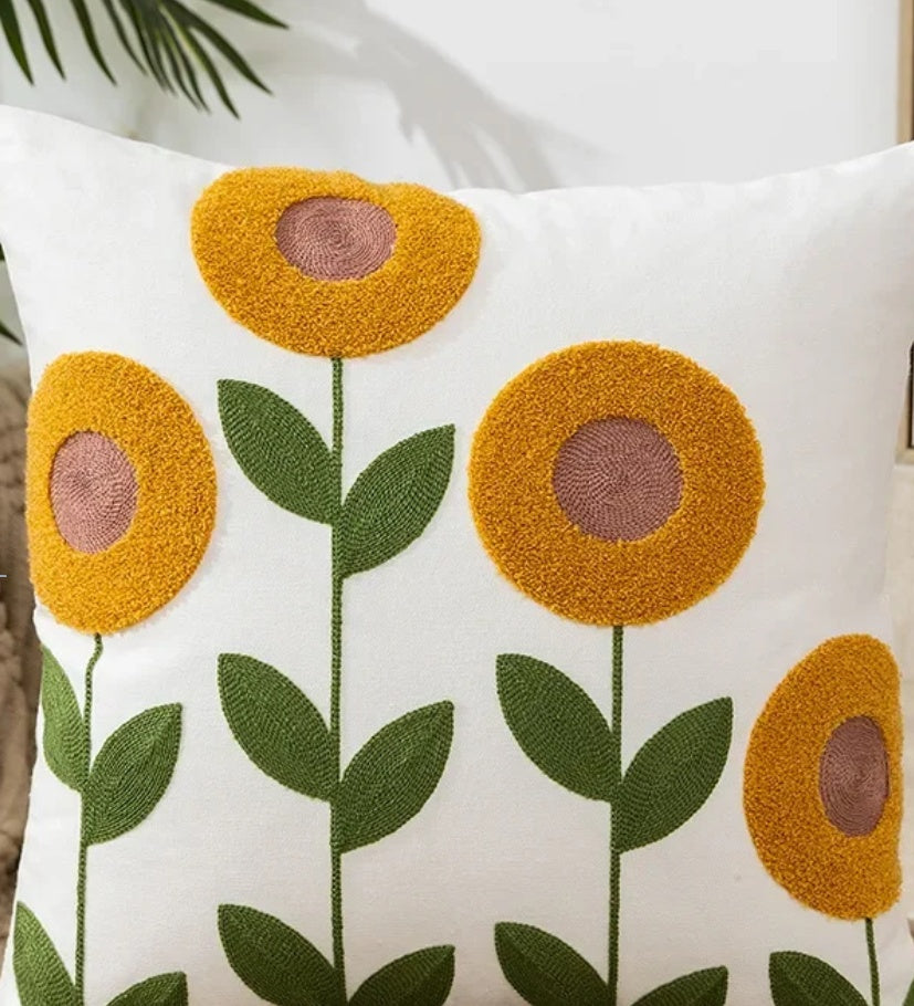 Housse de coussin décorative à broderies florales