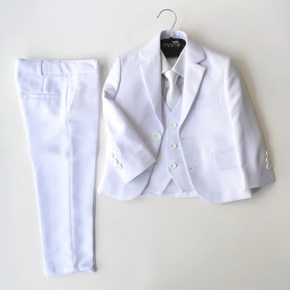 Le costume de base pour garçons