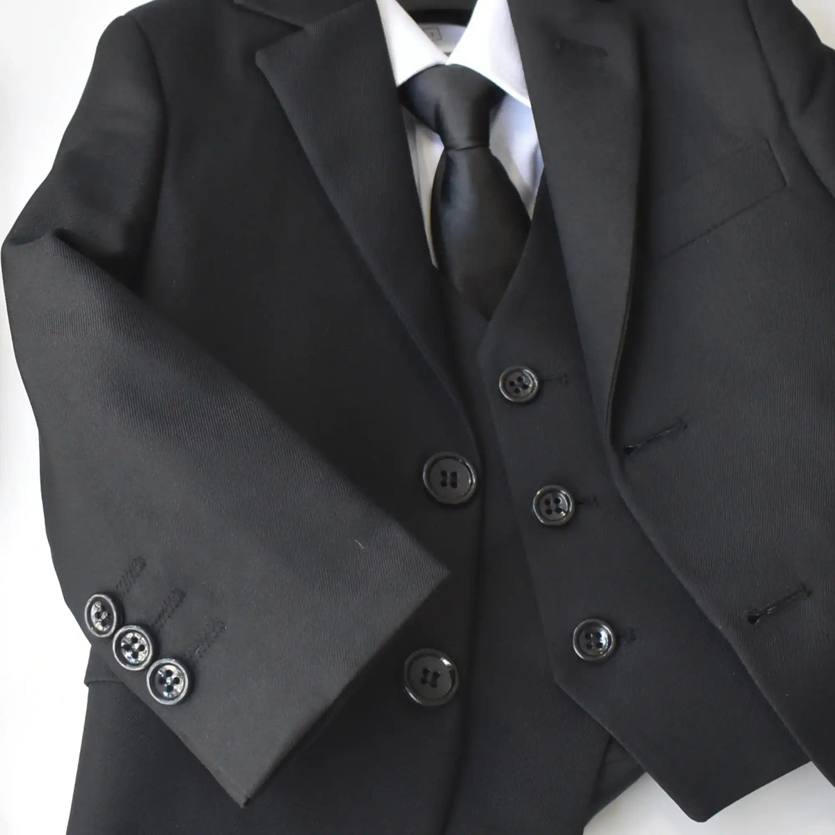 Le costume de base pour garçons