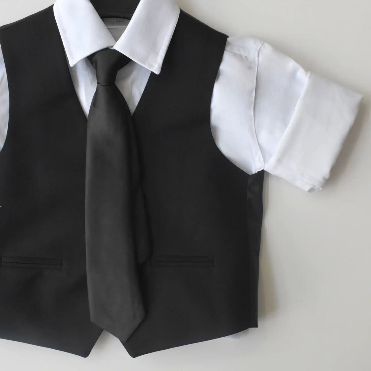 Le costume de base pour garçons
