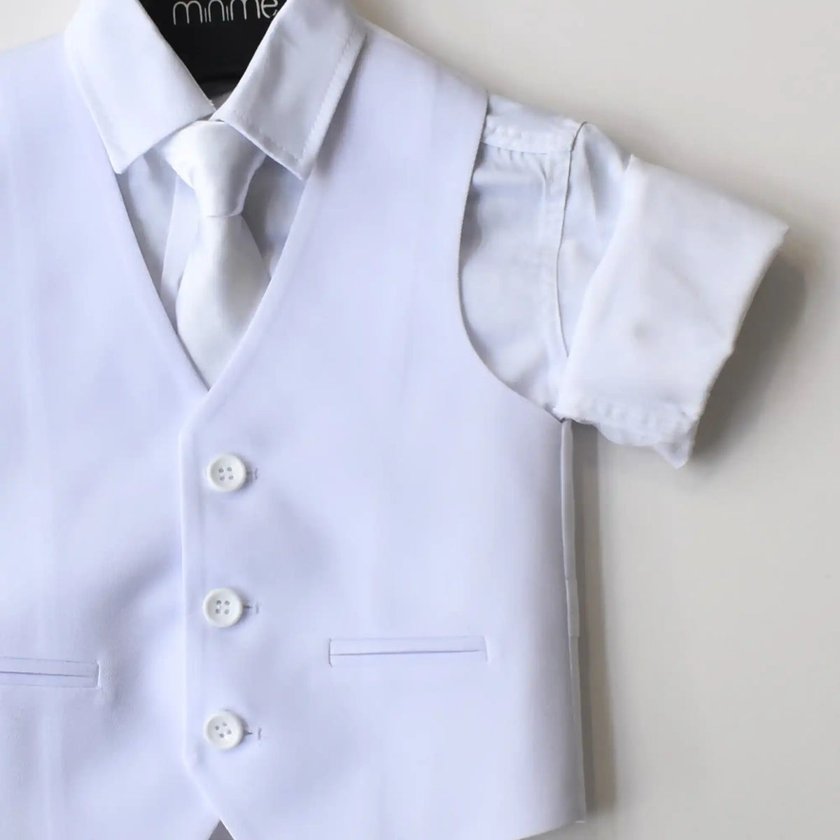 Le costume de base pour garçons
