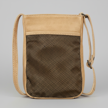 Sac bandoulière compact en cuir premium MET. Pochette urbaine technique.