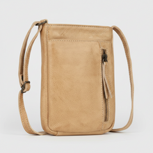 Sac bandoulière compact en cuir premium MET. Pochette urbaine technique.