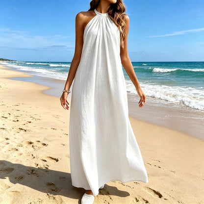 La robe pour femme présente une coupe décontractée sexy avec un dos nu.